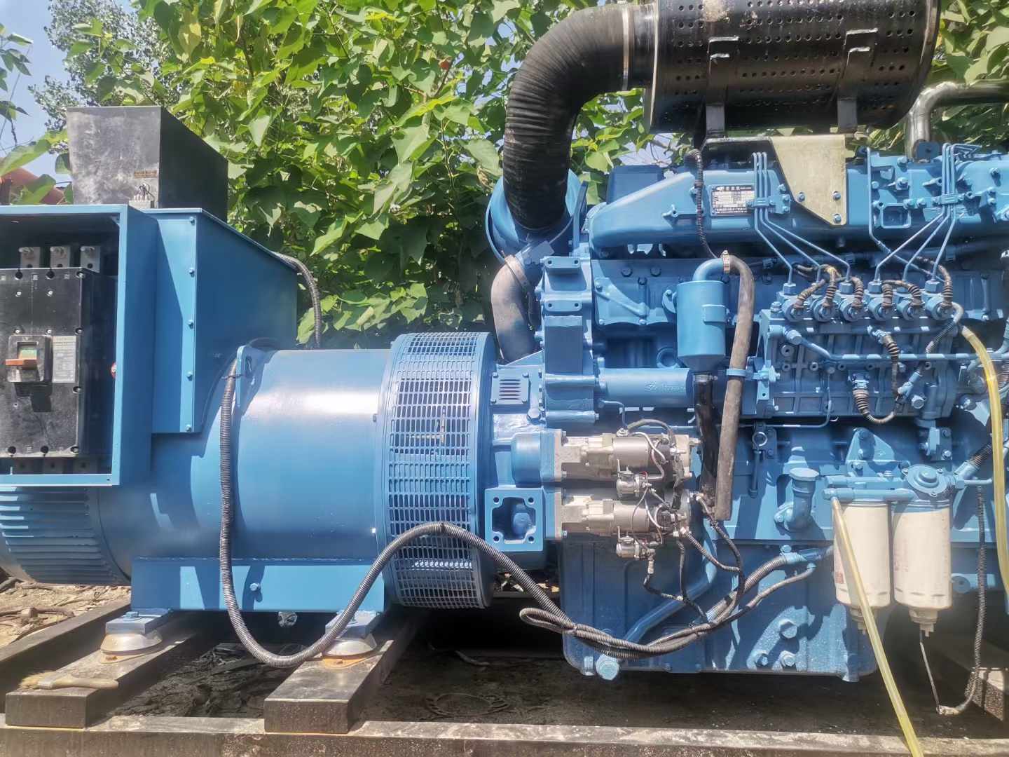 柳河详细说明降低 800kW 柴油发电机输出电流波动的方法